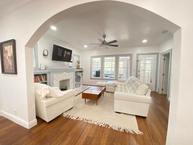 1216 SE 1st Street, Fort Lauderdale, FL 33301