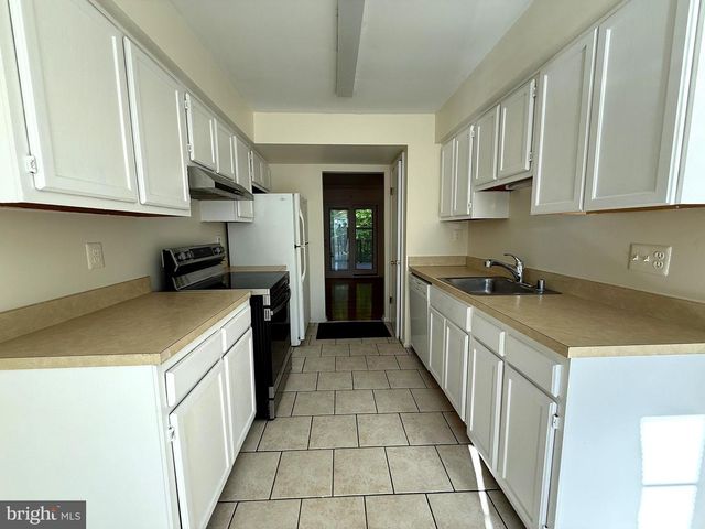 11 WIMBLEDON CT, Silver Spring, MD 20906