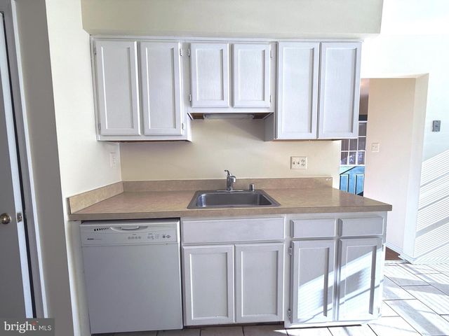 11 WIMBLEDON CT, Silver Spring, MD 20906