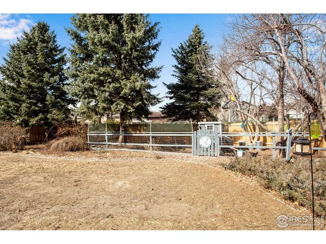 2302 42nd Ave Ct, Greeley, CO 80634