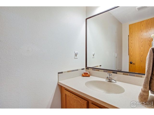 2302 42nd Ave Ct, Greeley, CO 80634