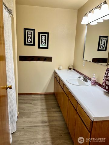 1369 State Route 6, Chehalis, WA 98532