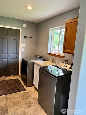 1369 State Route 6, Chehalis, WA 98532