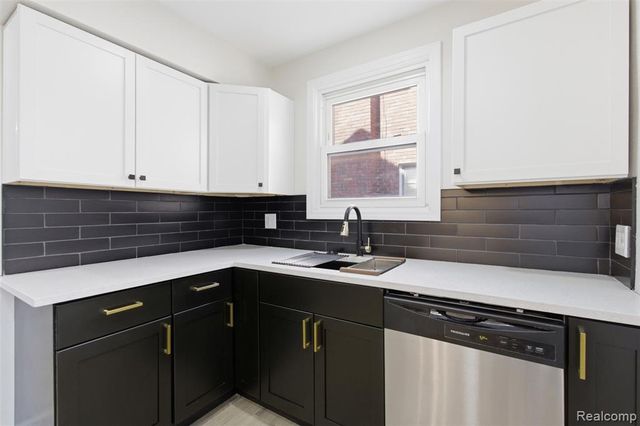 4384 Grayton Street, Detroit, MI 48224