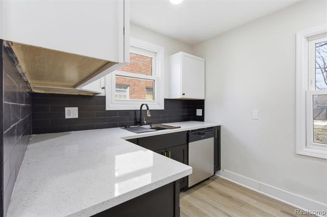 4384 Grayton Street, Detroit, MI 48224