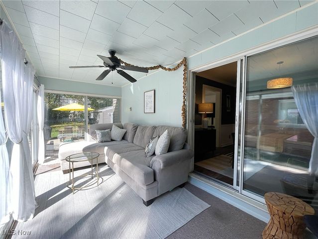 284 Kenilworth Drive, Akron, OH 44313