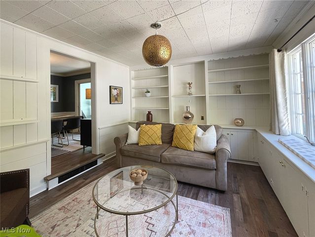 284 Kenilworth Drive, Akron, OH 44313