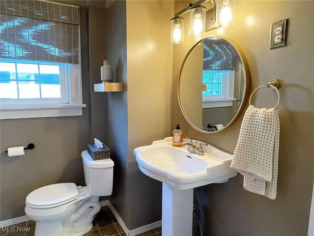 284 Kenilworth Drive, Akron, OH 44313