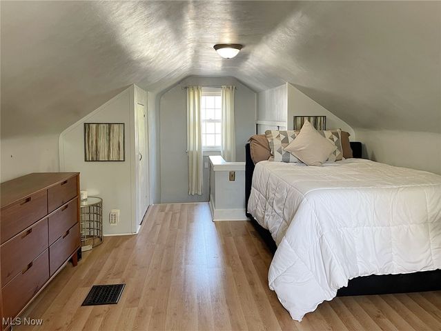 284 Kenilworth Drive, Akron, OH 44313