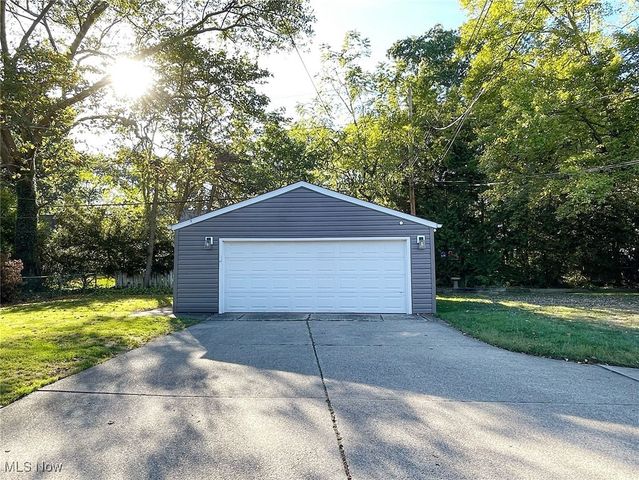 284 Kenilworth Drive, Akron, OH 44313