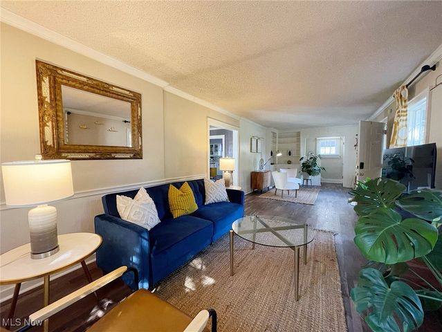 284 Kenilworth Drive, Akron, OH 44313