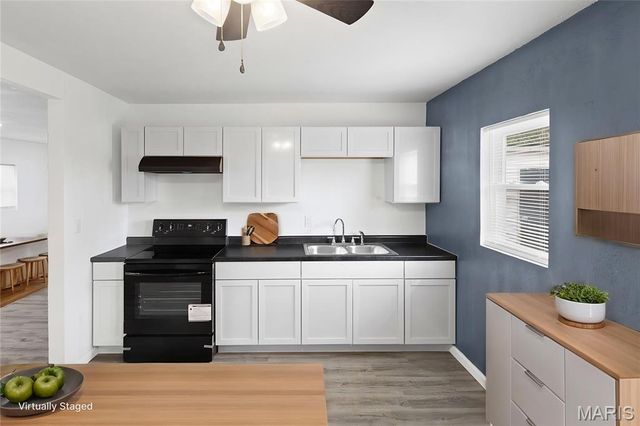 2 Eastgate Drive, Pontoon Beach, IL 62040