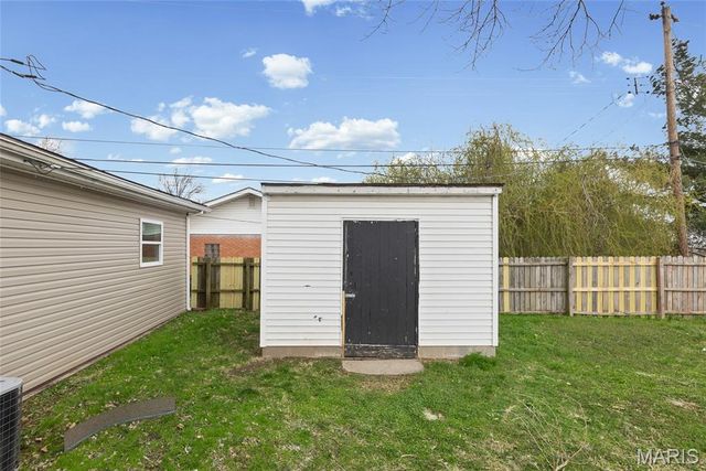 2 Eastgate Drive, Pontoon Beach, IL 62040