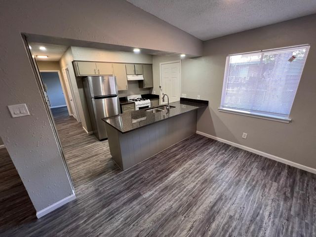 8902 Little Walnut PKWY A, Austin, TX 78758
