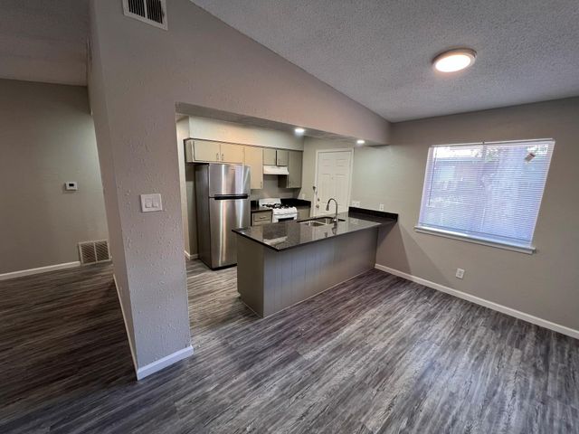 8902 Little Walnut PKWY A, Austin, TX 78758