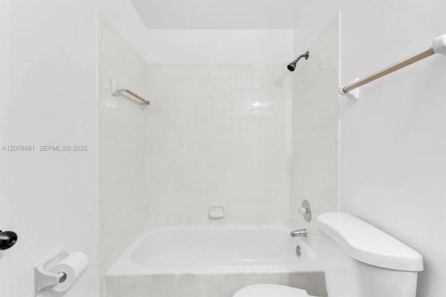 3449 NW 44th Street 205, Oakland Park, FL 33309