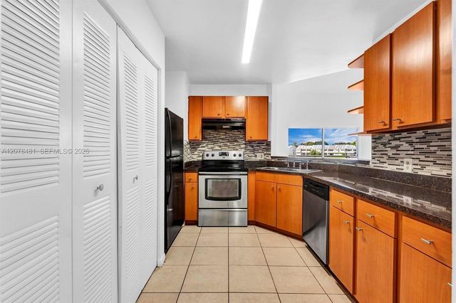 3449 NW 44th Street 205, Oakland Park, FL 33309