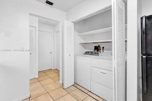3449 NW 44th Street 205, Oakland Park, FL 33309