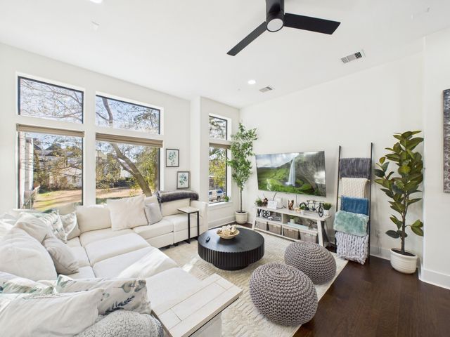 1404 Spring Street A, Houston, TX 77007