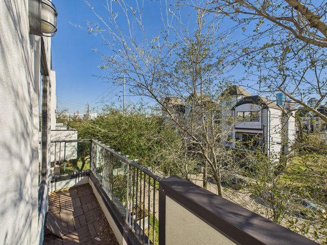 1404 Spring Street A, Houston, TX 77007