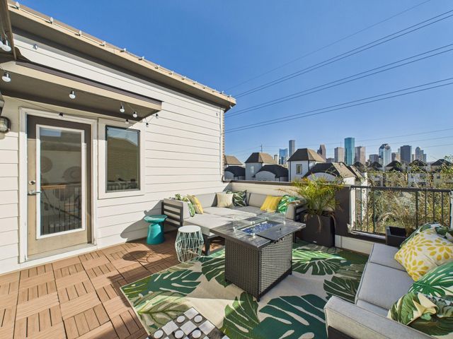 1404 Spring Street A, Houston, TX 77007