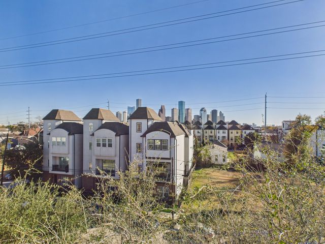 1404 Spring Street A, Houston, TX 77007