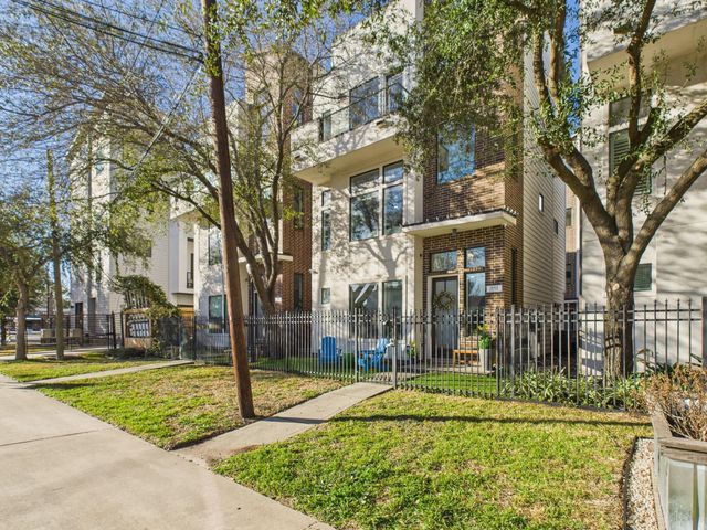 1404 Spring Street A, Houston, TX 77007