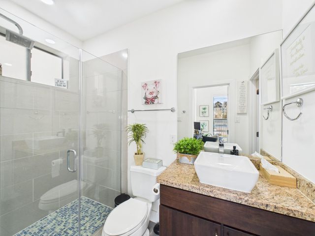 1404 Spring Street A, Houston, TX 77007