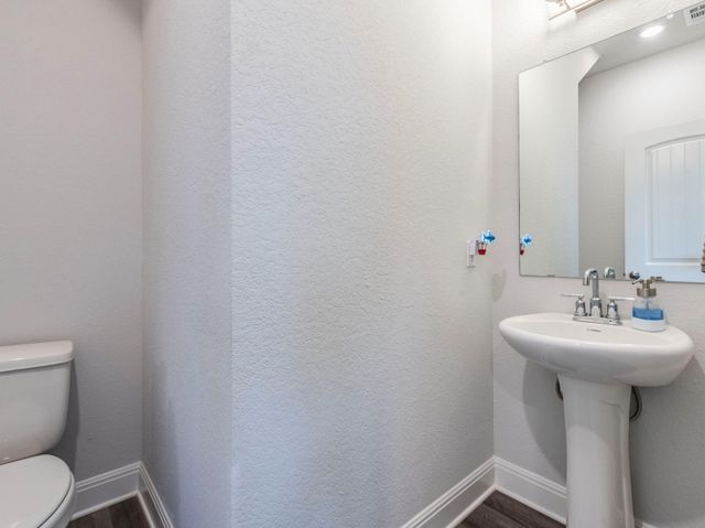 142 Mount Locke RD, Dripping Springs, TX 78620