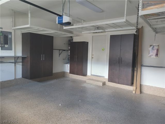 11078 Village Crest Lane, Las Vegas, NV 89135