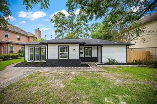 4626 Holly Street, Bellaire, TX 77401