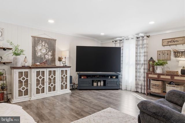 143 TERRACE RD, Levittown, PA 19056