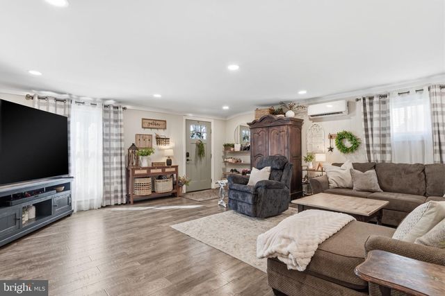 143 TERRACE RD, Levittown, PA 19056