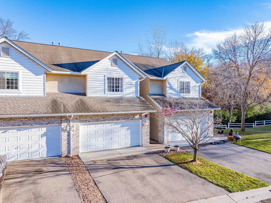 349 Pleasant Lane, Chaska, MN 55318