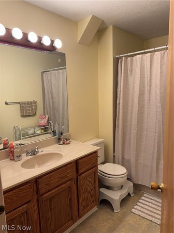 1438 Loop Road, Kent, OH 44240