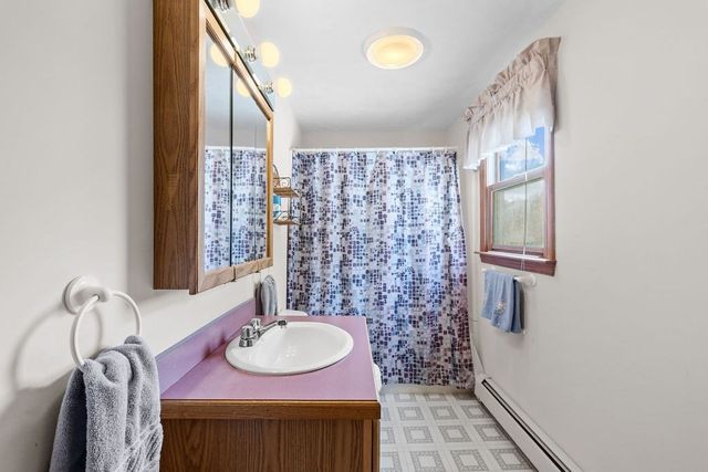 29 Elizabeth Ct, Dartmouth, MA 02747