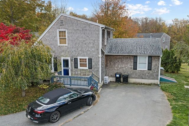 29 Elizabeth Ct, Dartmouth, MA 02747