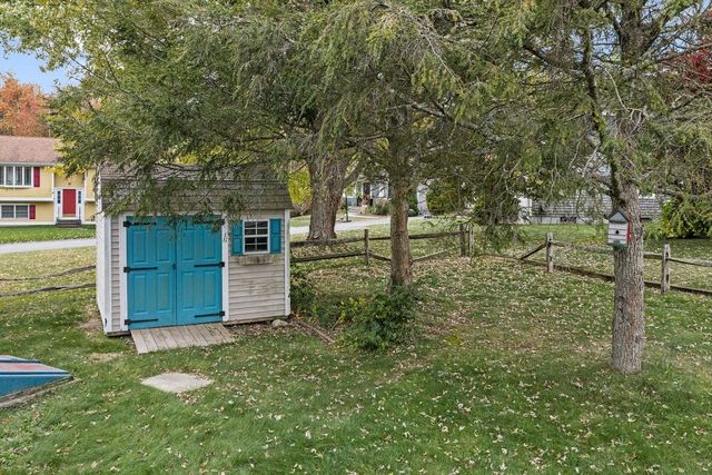 29 Elizabeth Ct, Dartmouth, MA 02747