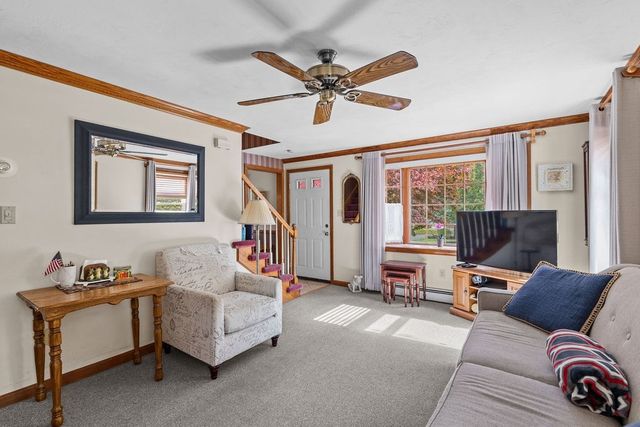 29 Elizabeth Ct, Dartmouth, MA 02747