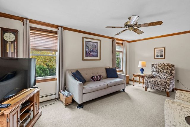 29 Elizabeth Ct, Dartmouth, MA 02747