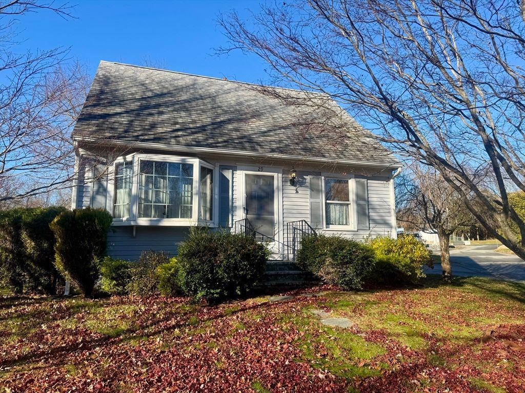 29 Elizabeth Ct, Dartmouth, MA 02747