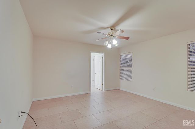 9808 Blackfoot Drive, Bakersfield, CA 93312