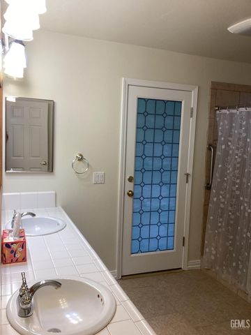 9808 Blackfoot Drive, Bakersfield, CA 93312