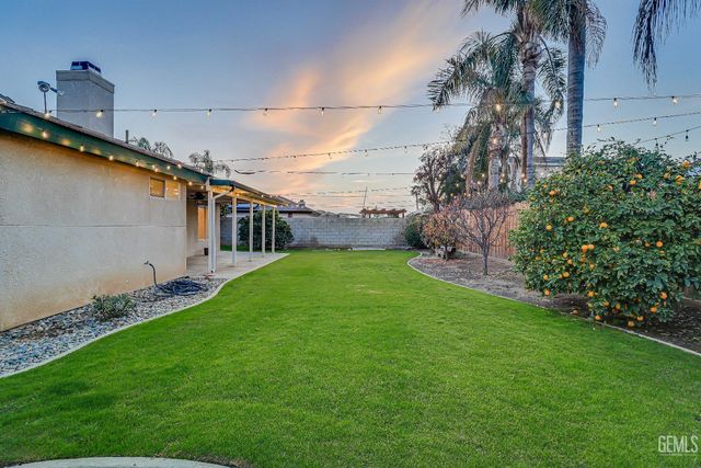 9808 Blackfoot Drive, Bakersfield, CA 93312