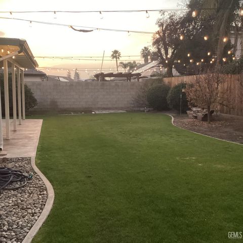 9808 Blackfoot Drive, Bakersfield, CA 93312