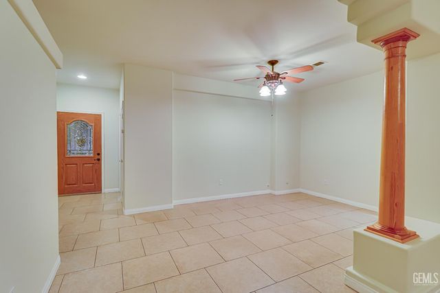 9808 Blackfoot Drive, Bakersfield, CA 93312