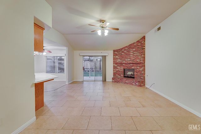 9808 Blackfoot Drive, Bakersfield, CA 93312