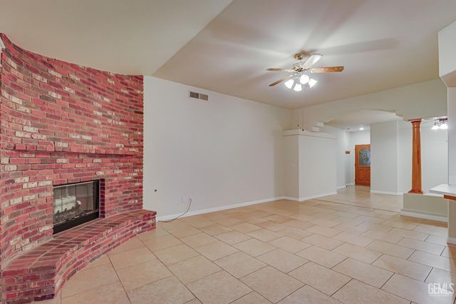 9808 Blackfoot Drive, Bakersfield, CA 93312