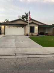 9808 Blackfoot Drive, Bakersfield, CA 93312