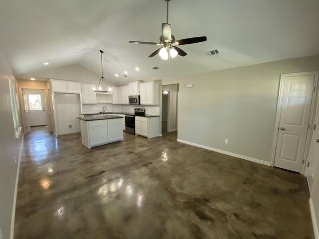 1017 S Scullin Avenue, Denison, TX 75020